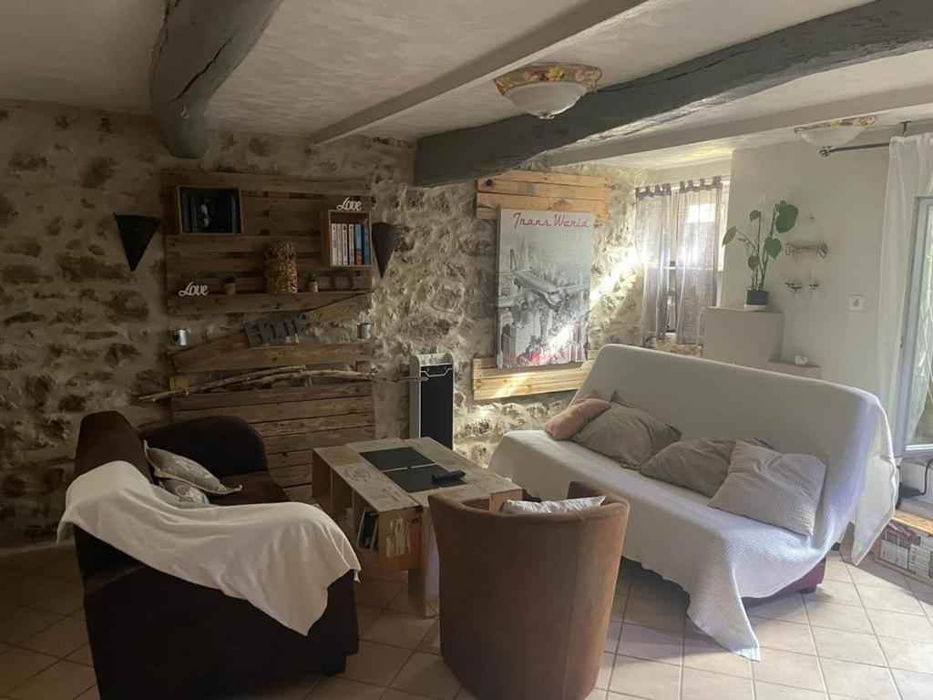 Typique Maison De Village Peille Luaran gambar